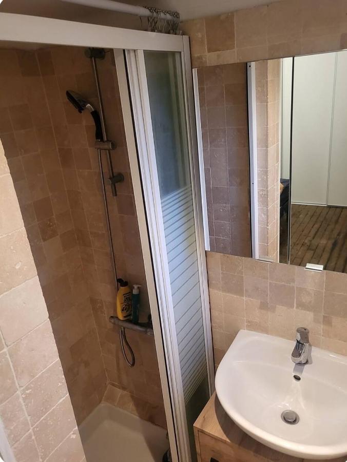 T2 Cosy Autonome H24 Parking Prive Attenant Tv 165Cm Netflix Wi-Fi Au Rez-De-Chaussee Alençon Exterior foto